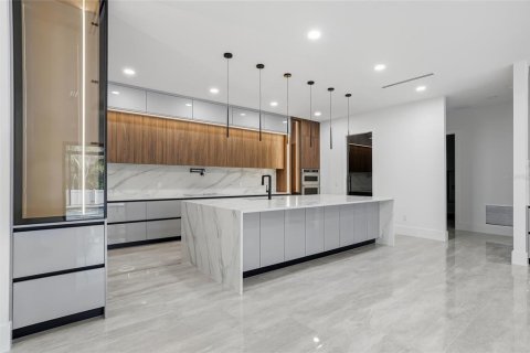 Villa ou maison à vendre à Tampa, Floride: 4 chambres, 394.46 m2 № 2144267 - photo 20