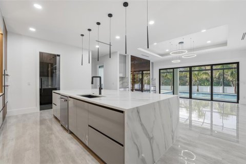 Villa ou maison à vendre à Tampa, Floride: 4 chambres, 394.46 m2 № 2144267 - photo 26