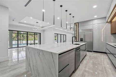 Villa ou maison à vendre à Tampa, Floride: 4 chambres, 394.46 m2 № 2144267 - photo 25