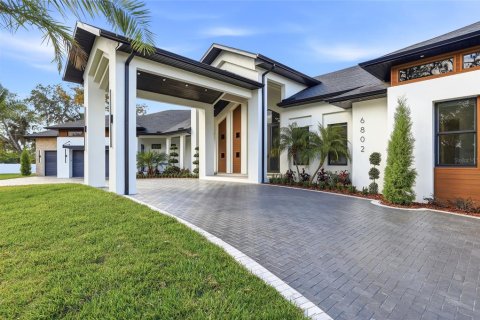 Villa ou maison à vendre à Tampa, Floride: 4 chambres, 394.46 m2 № 2144267 - photo 5