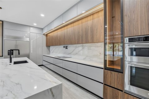 Villa ou maison à vendre à Tampa, Floride: 4 chambres, 394.46 m2 № 2144267 - photo 23