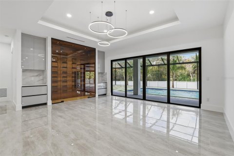 Villa ou maison à vendre à Tampa, Floride: 4 chambres, 394.46 m2 № 2144267 - photo 18