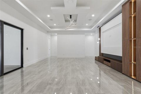 Villa ou maison à vendre à Tampa, Floride: 4 chambres, 394.46 m2 № 2144267 - photo 17