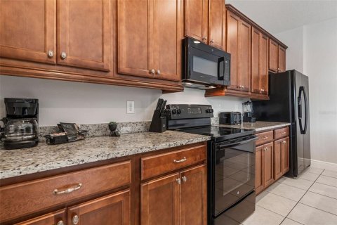 Casa en venta en Kissimmee, Florida, 5 dormitorios, 238.76 m2 № 1901839 - foto 17