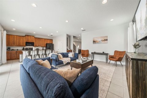 Casa en venta en Kissimmee, Florida, 5 dormitorios, 238.76 m2 № 1901839 - foto 19