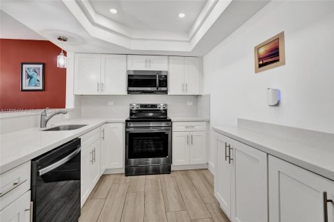 Купить кондоминиум в Холливуд, Флорида 1 спальня, 75.44м2, № 1947658 - фото 4