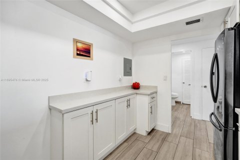 Купить кондоминиум в Холливуд, Флорида 1 спальня, 75.44м2, № 1947658 - фото 8