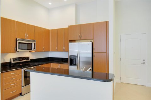 Condo in West Palm Beach, Florida, 1 bedroom № 2086304 - photo 4