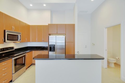 Condo in West Palm Beach, Florida, 1 bedroom № 2086304 - photo 5
