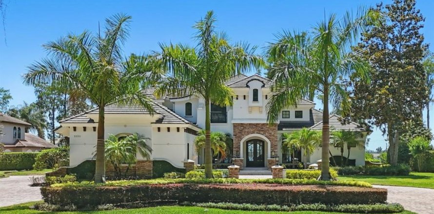 House in Orlando, Florida 5 bedrooms, 625.23 sq.m. № 1666983