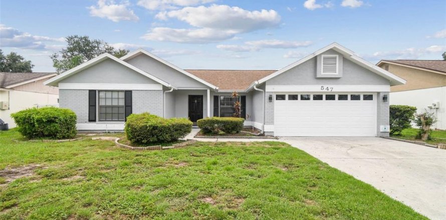 House in Brandon, Florida 3 bedrooms, 164.99 sq.m. № 1884943