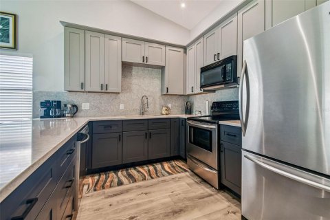 Casa en venta en Brandon, Florida, 3 dormitorios, 164.99 m2 № 1884943 - foto 27