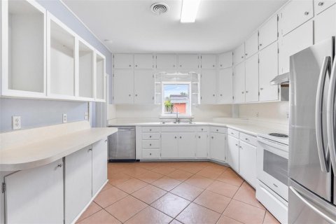 Casa en venta en Eustis, Florida, 3 dormitorios, 189.61 m2 № 1769931 - foto 16