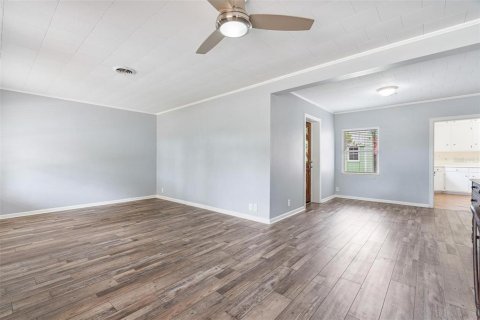 Casa en venta en Eustis, Florida, 3 dormitorios, 189.61 m2 № 1769931 - foto 6