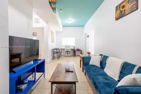Apartment in Miami, Florida 2 bedrooms, 51.1 sq.m. № 1952998 - photo 2
