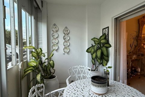 Condo in Hollywood, Florida, 2 bedrooms  № 1892414 - photo 10