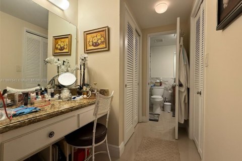 Condo in Hollywood, Florida, 2 bedrooms  № 1892414 - photo 15