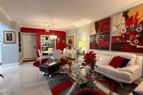 Condo in Hollywood, Florida, 2 bedrooms  № 1892414 - photo 4