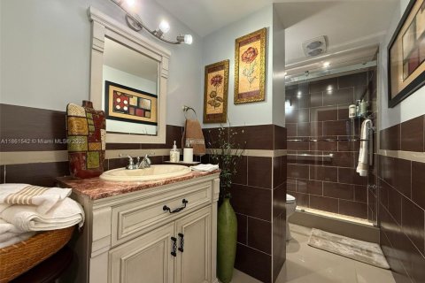 Condo in Hollywood, Florida, 2 bedrooms  № 1892414 - photo 13