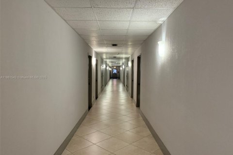 Condo in Hollywood, Florida, 2 bedrooms  № 1892414 - photo 3