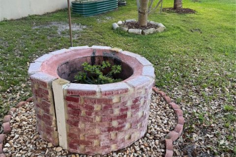 Casa en venta en Miami Gardens, Florida, 4 dormitorios, 111.48 m2 № 1940367 - foto 21