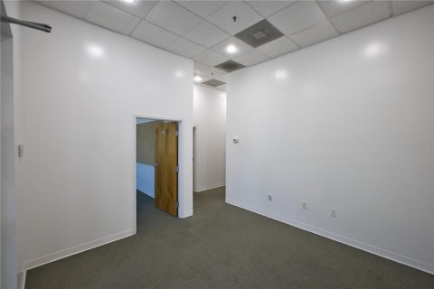 Propiedad comercial en venta en Orlando, Florida, 212.37 m2 № 2126423 - foto 11