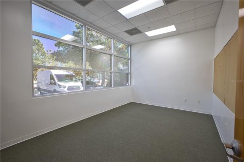 Propiedad comercial en venta en Orlando, Florida, 212.37 m2 № 2126423 - foto 8