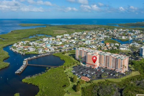 Condominio en New Port Richey, Florida, 2 dormitorios № 2115161