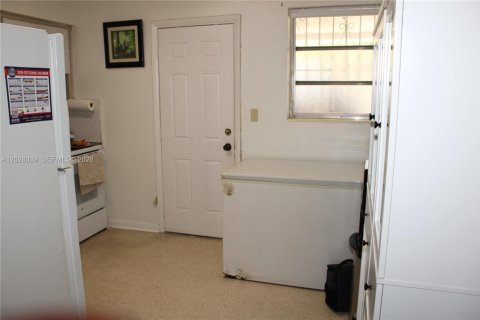 Propiedad comercial en venta en Miami, Florida, 163.32 m2 № 2153952 - foto 11