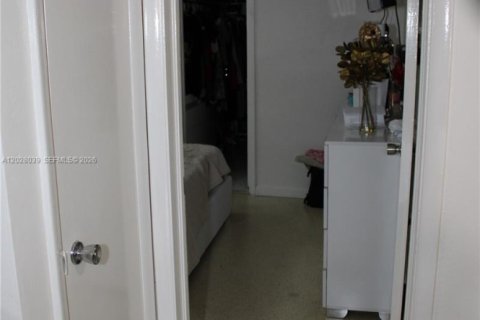 Propiedad comercial en venta en Miami, Florida, 163.32 m2 № 2153952 - foto 21