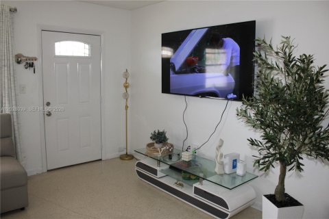 Propiedad comercial en venta en Miami, Florida, 163.32 m2 № 2153952 - foto 10