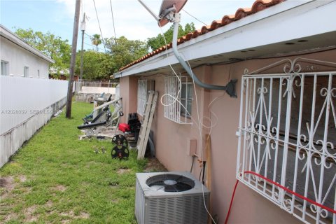Propiedad comercial en venta en Miami, Florida, 163.32 m2 № 2153952 - foto 4