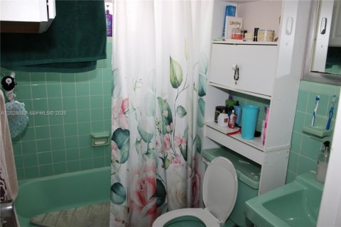 Propiedad comercial en venta en Miami, Florida, 163.32 m2 № 2153952 - foto 19