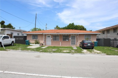 Propiedad comercial en venta en Miami, Florida, 163.32 m2 № 2153952 - foto 1