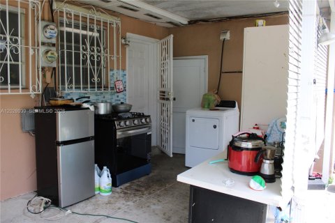 Propiedad comercial en venta en Miami, Florida, 163.32 m2 № 2153952 - foto 30