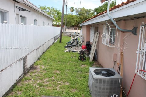 Propiedad comercial en venta en Miami, Florida, 163.32 m2 № 2153952 - foto 3