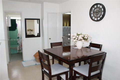 Propiedad comercial en venta en Miami, Florida, 163.32 m2 № 2153952 - foto 9
