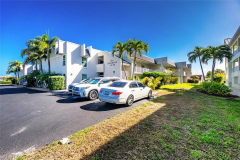 Condo à Punta Gorda, Floride, 2 chambres  № 2330729