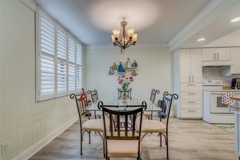 Condominio en alquiler en Redington Shores, Florida, 2 dormitorios, 108.23 m2 № 1084764 - foto 15