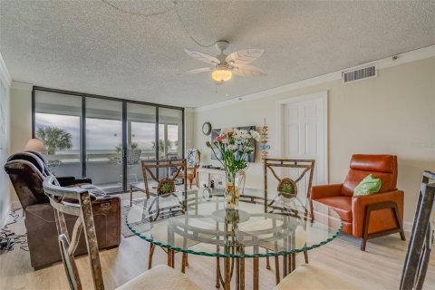 Condominio en alquiler en Redington Shores, Florida, 2 dormitorios, 108.23 m2 № 1084764 - foto 2