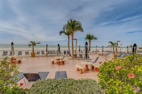 Condominio en alquiler en Redington Shores, Florida, 2 dormitorios, 108.23 m2 № 1084764 - foto 25