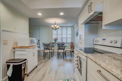 Condominio en alquiler en Redington Shores, Florida, 2 dormitorios, 108.23 m2 № 1084764 - foto 12
