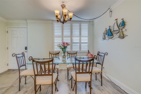 Condominio en alquiler en Redington Shores, Florida, 2 dormitorios, 108.23 m2 № 1084764 - foto 13