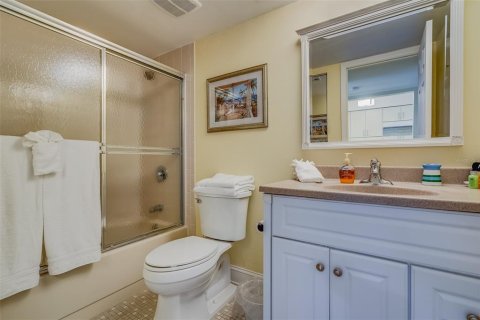 Condominio en alquiler en Redington Shores, Florida, 2 dormitorios, 108.23 m2 № 1084764 - foto 18