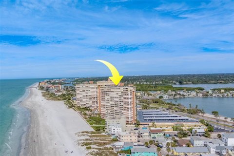 Condominio en alquiler en Redington Shores, Florida, 2 dormitorios, 108.23 m2 № 1084764 - foto 30