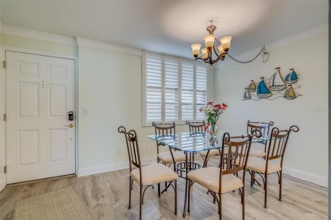 Condominio en alquiler en Redington Shores, Florida, 2 dormitorios, 108.23 m2 № 1084764 - foto 14