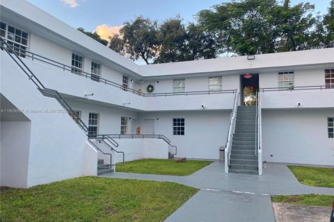 Copropriété à louer à Miami, Floride: 1 chambre, 50.07 m2 № 1965239 - photo 2