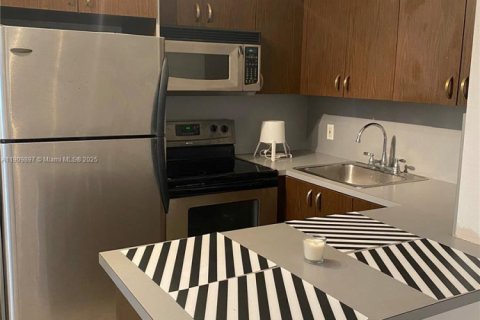 Copropriété à louer à Miami, Floride: 1 chambre, 50.07 m2 № 1965239 - photo 6