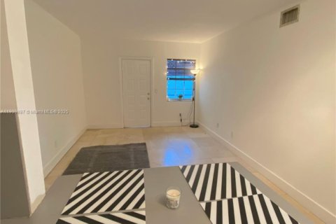 Copropriété à louer à Miami, Floride: 1 chambre, 50.07 m2 № 1965239 - photo 3