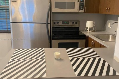 Copropriété à louer à Miami, Floride: 1 chambre, 50.07 m2 № 1965239 - photo 5